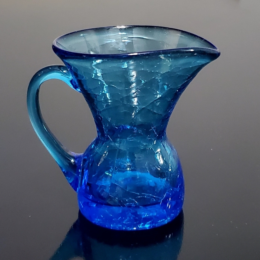 Vntg Crackle Mini Pitcher 💙 Stunning Blue Art Glass!